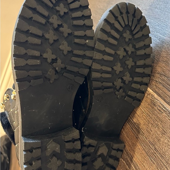 Women’s Winter 275 Central Quilted & Rhinestone Black Leather Boots Sz 9 NWOT - Picture 7 of 10